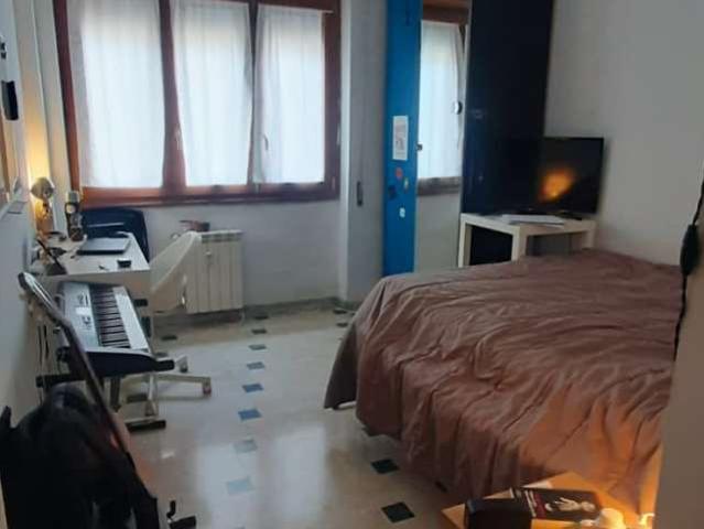 Stanza in appartamento condiviso con 5 posti letto in affitto, Navigatori, Roma