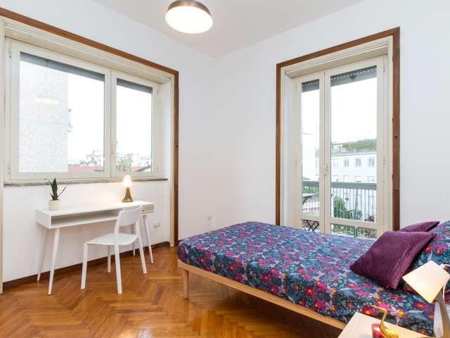Camera in affitto in appartamento condiviso con 6 camere da letto, Duomo, Milano