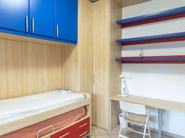 Stanza in appartamento condiviso con 6 camere da letto in affitto a Trieste, Roma