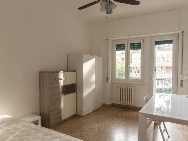 Stanza in appartamento condiviso con 6 camere da letto in affitto a Trieste, Roma