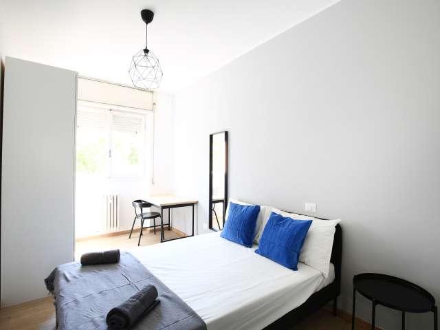 Stanza in appartamento condiviso con 6 camere da letto, Quarto Cagnino, Milano