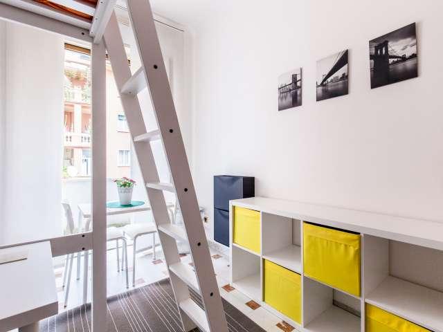 Stanza in appartamento condiviso con 8 camere da letto in affitto a Trieste, Roma