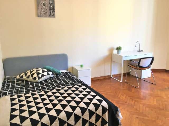 Stanza in appartamento condiviso con 8 posti letto in affitto, Campo di Marte, Firenze
