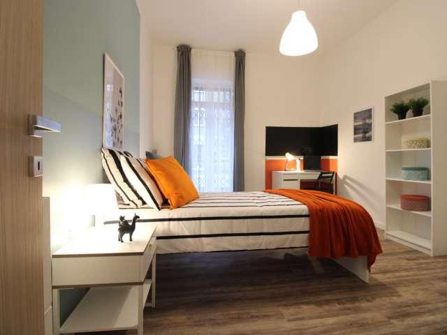 Stanza in appartamento condiviso da 4 posti letto in affitto, Mompiano, Brescia