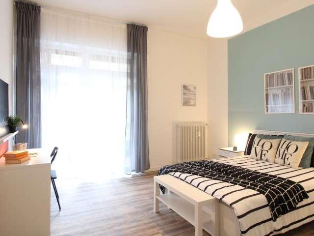 Stanza in appartamento condiviso da 4 posti letto in affitto, Mompiano, Brescia