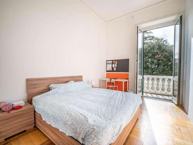 Stanza in appartamento condiviso da 10 posti letto in affitto, Genova
