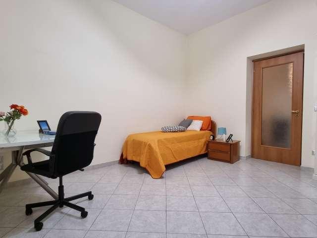 Stanza in appartamento condiviso, Fuorigrotta, Napoli