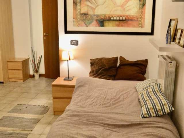 Stanza in appartamento condiviso in affitto a Corsica, Milano