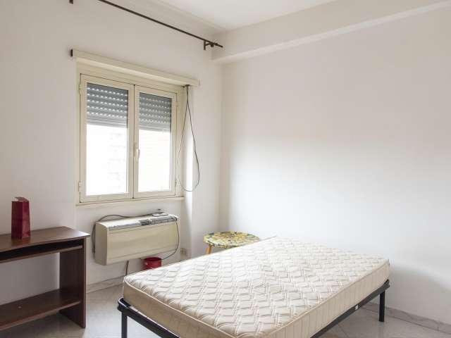 Stanza in appartamento condiviso in affitto a Casilino, Roma