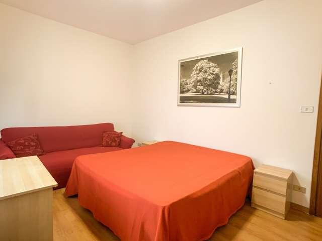 Stanza in appartamento condiviso in affitto a Casilino, Roma