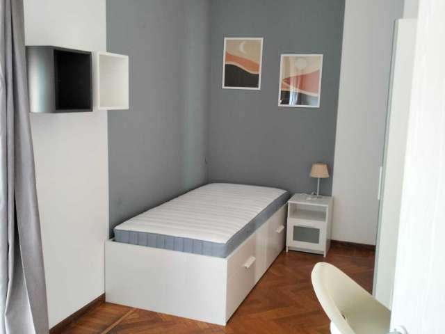 Stanza in appartamento condiviso in affitto a Cenisia, Torino