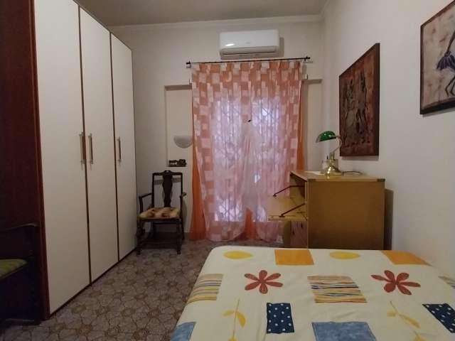 Stanza in appartamento condiviso in affitto a Garbatella, Roma