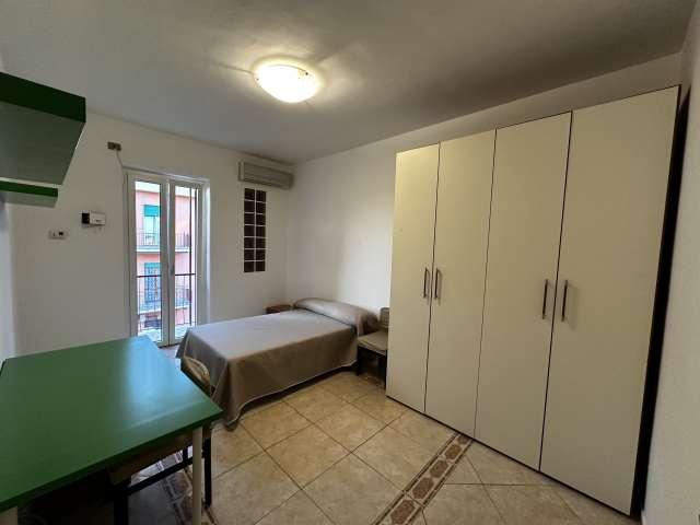 Stanza in appartamento condiviso in affitto a Giardinetti Tor Vergata