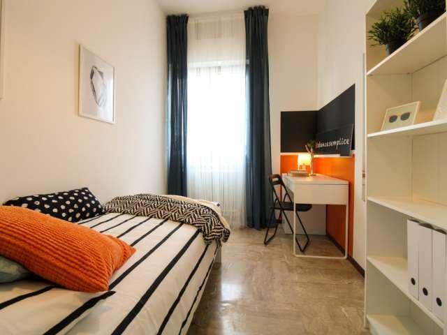 Stanza in appartamento condiviso in affitto a Lamarmora, Brescia