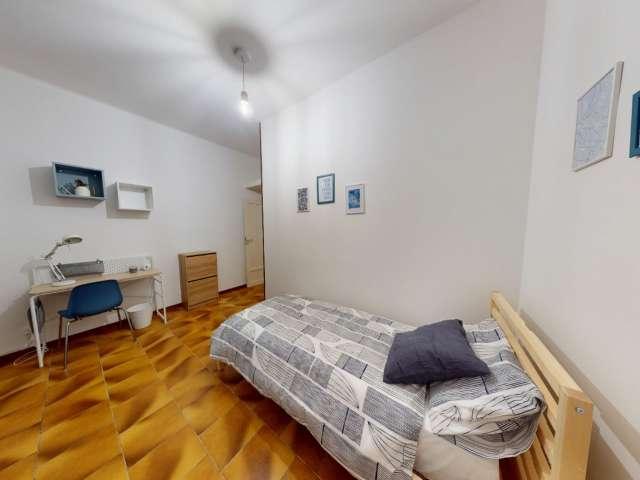 Stanza in appartamento condiviso in affitto a Mazzini, Bologna