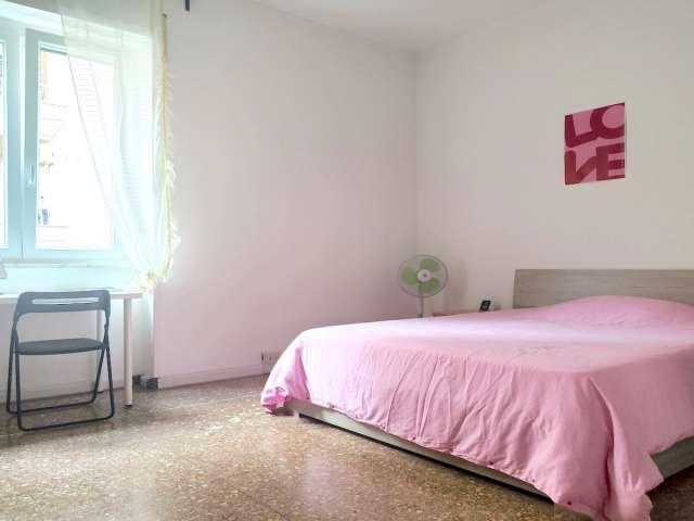 Stanza in appartamento condiviso in affitto a Nomentano, Roma