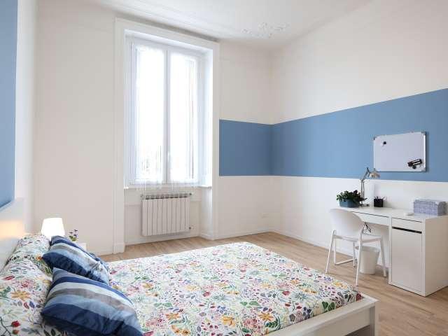 Camera in appartamento condiviso con 6 camere da letto a Pagano, Milano