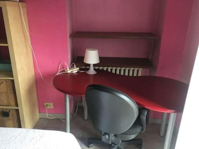 Stanza in appartamento condiviso in affitto a Parella, Torino