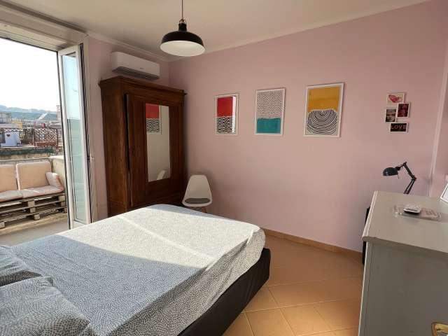 Stanza in appartamento condiviso in affitto a Pendino, Napoli