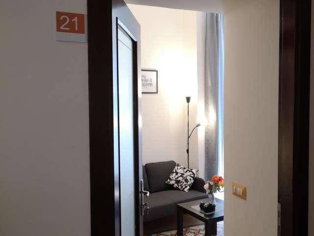 Stanza in appartamento condiviso in affitto ad Avvocata, Napoli