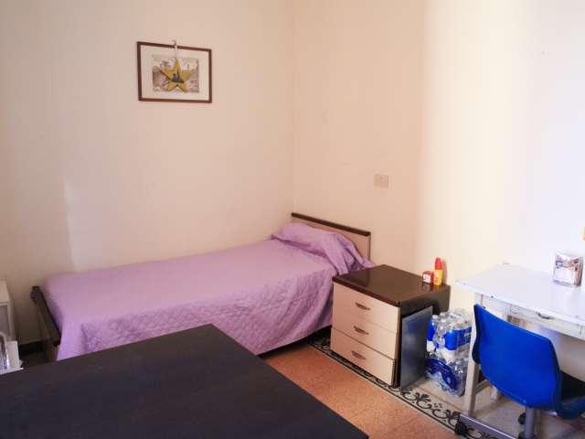 Stanza in appartamento condiviso in affitto ad Appio Latino, Roma