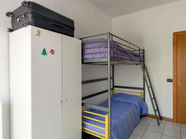 Stanza in appartamento condiviso in affitto, Affori, Milano