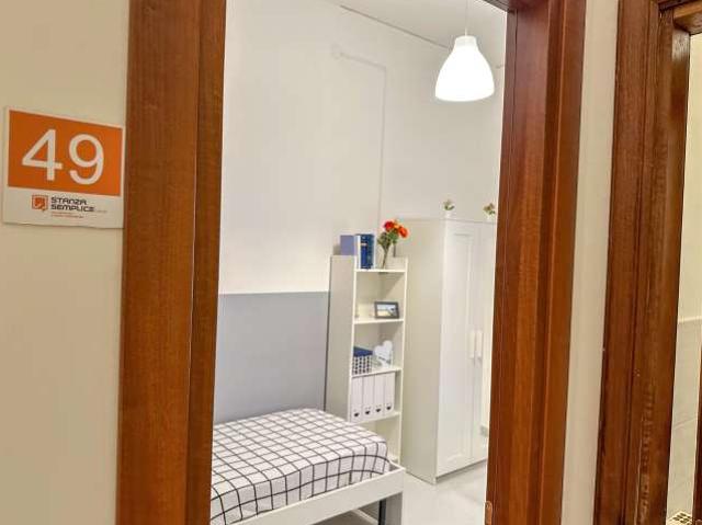 Stanza in appartamento condiviso in affitto, San Lorenzo, Napoli