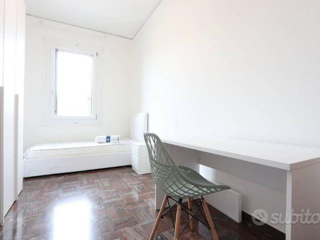 Stanza in appartamento di 145 m² a Vicenza