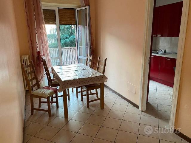 Stanza in appartamento di 120 m² a Bologna