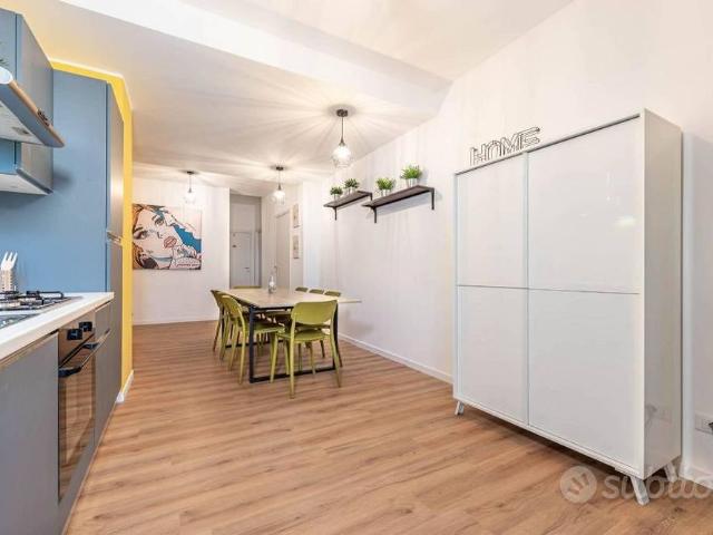 Stanza in appartamento di 200 m² a Padova