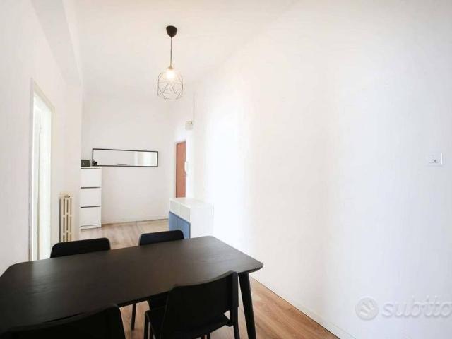 Stanza in appartamento di 76 m² a Modena