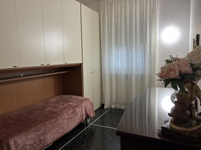 Stanza in appartamento in affitto