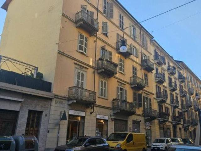 Stanza in appartamento in affitto a Torino