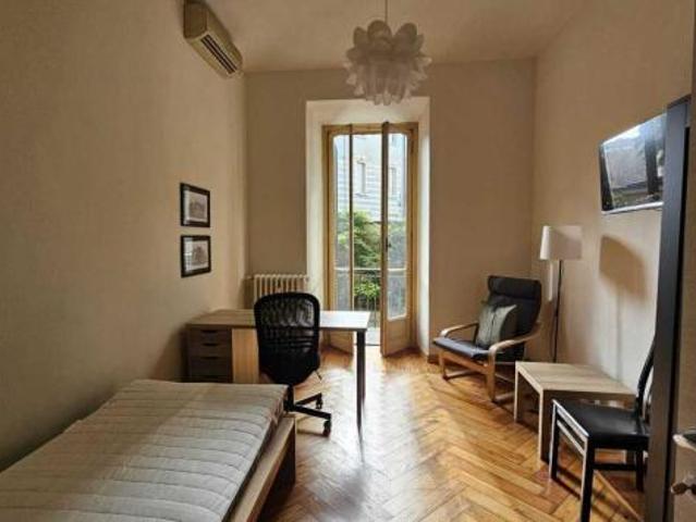 Stanza in appartamento in affitto a Torino