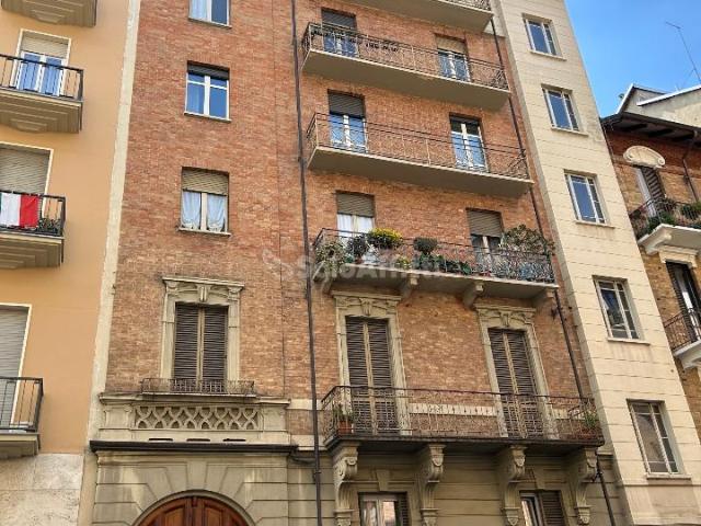 Stanza in appartamento in affitto a Torino