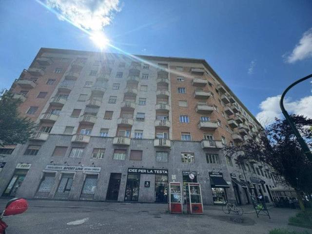 Stanza in appartamento in affitto a Torino