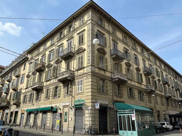 Stanza in appartamento in affitto a Torino