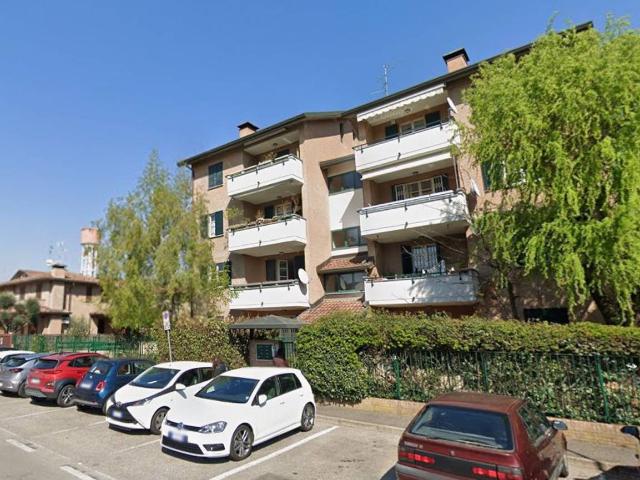 Stanza in appartamento in affitto a Vedano Al Lambro