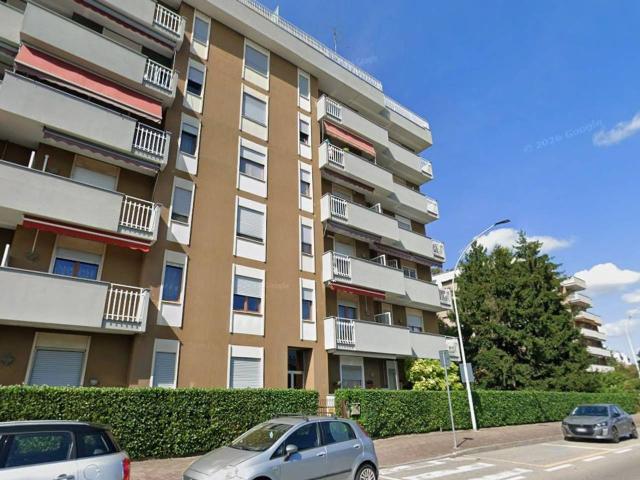 Stanza in appartamento in affitto a Albiate
