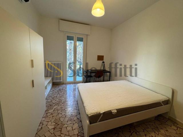 Stanza in appartamento in affitto a Bologna
