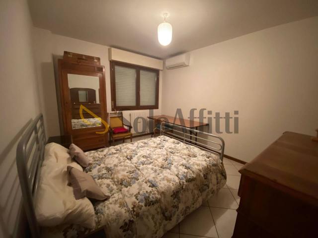 Stanza in appartamento in affitto a Bologna