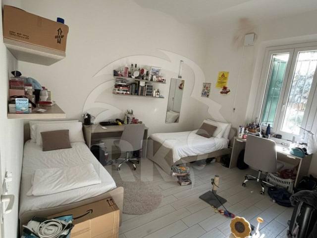Stanza in appartamento in affitto a Bologna