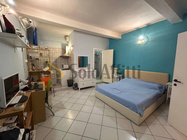 Stanza in appartamento in affitto a Bologna