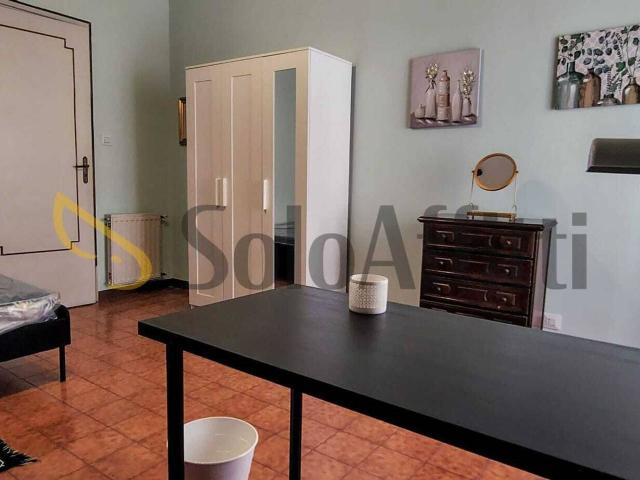 Stanza in appartamento in affitto a Catania