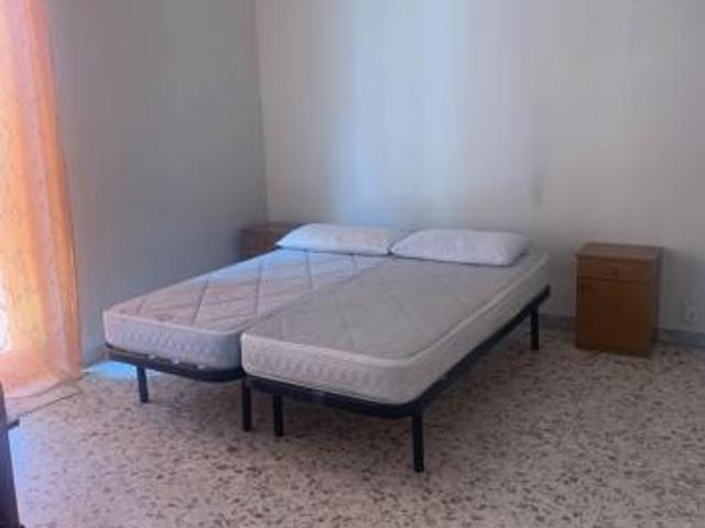Stanza in appartamento in affitto a Catania
