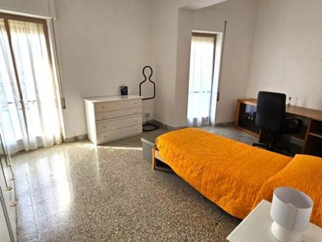 Stanza in appartamento in affitto a Catanzaro