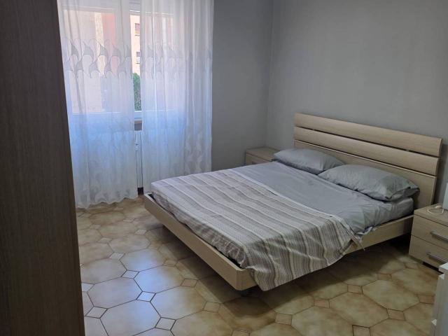 Stanza in appartamento in affitto a Cesano Boscone
