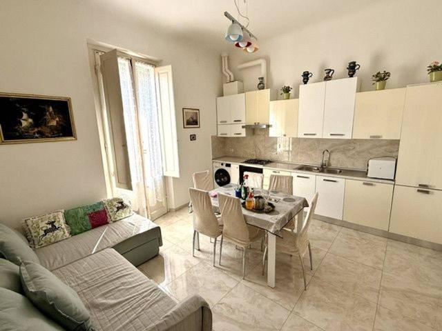 Stanza in appartamento in affitto a Firenze