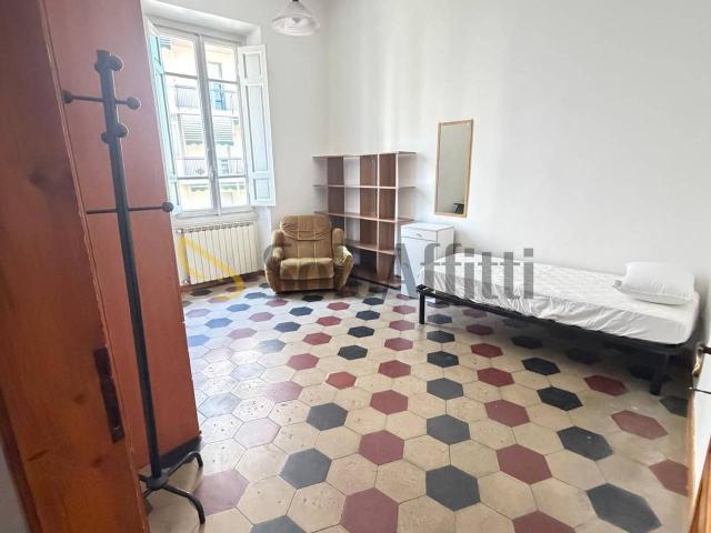 Stanza in appartamento in affitto a Firenze