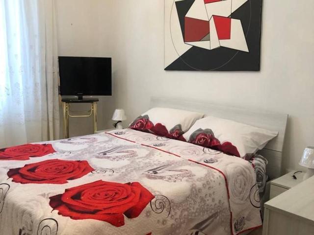 Stanza in appartamento in affitto a La Spezia